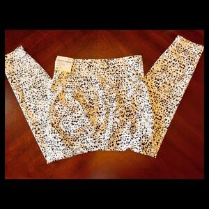 Medium Petite Old Navy Elevate High Rise Leggings Fast Dry w/4-way stretch NWT